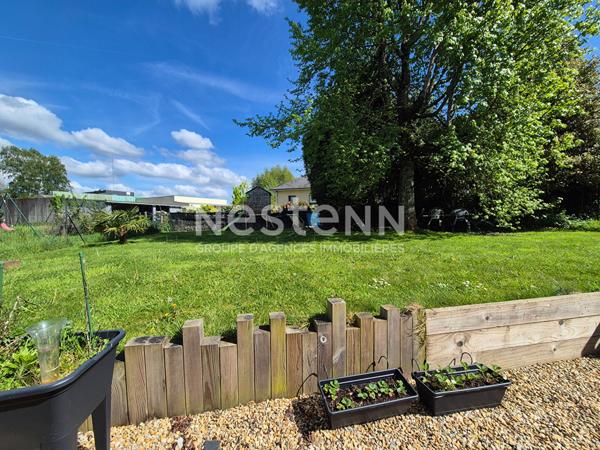 Maison de plain pied à vendre à Elven, 3 chambres - environ 600m² de terrain