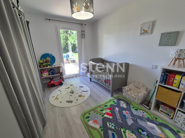 Maison de plain pied à vendre à Elven, 3 chambres - environ 600m² de terrain