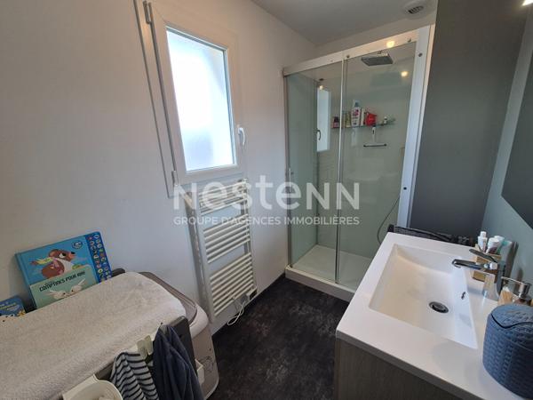 Maison de plain pied à vendre à Elven, 3 chambres - environ 600m² de terrain