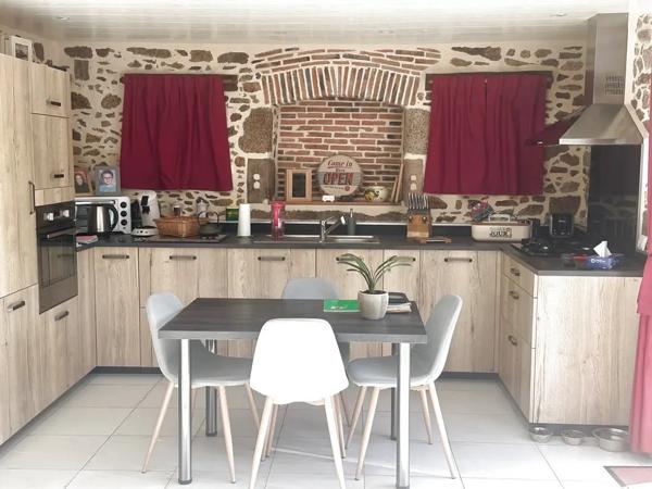 Maison de caractère de 96 M2 sur 3294 M2 de terrain