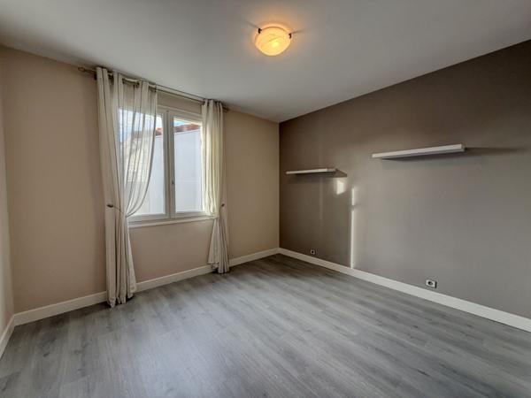 Villeneuve-sur-Lot (47300) Villeneuve sur lot, villa de plain-pied en bon état dans quartier prisé