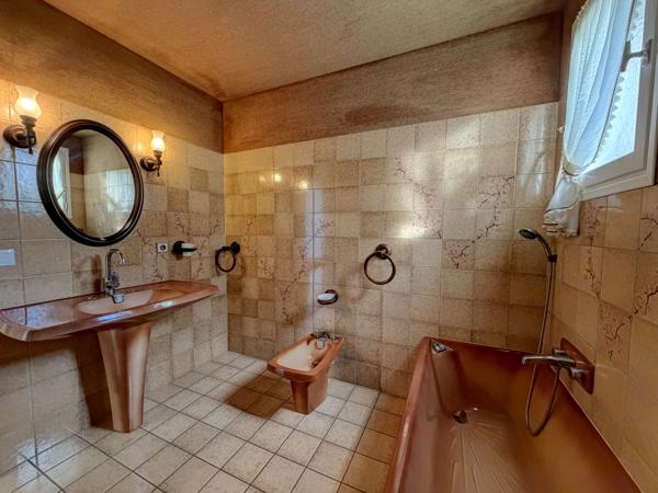 Villeneuve-sur-Lot (47300) Villeneuve sur lot, villa de plain-pied en bon état dans quartier prisé