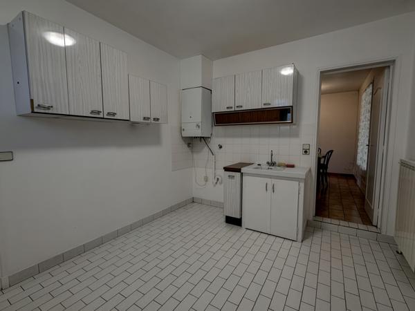 Villeneuve-sur-Lot (47300) Villeneuve sur lot, villa de plain-pied en bon état dans quartier prisé