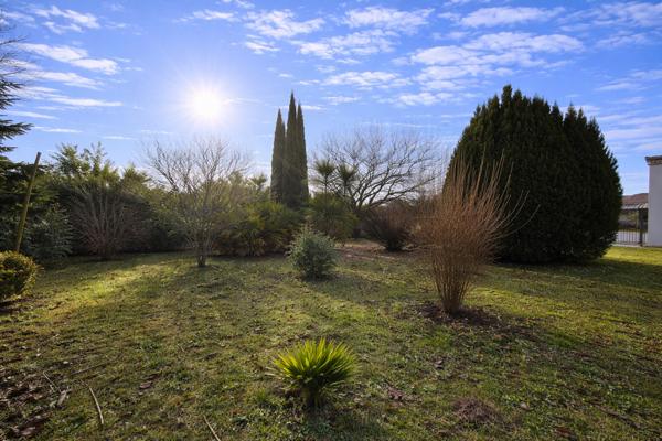 Villeneuve-sur-Lot (47300) Villeneuve sur lot, villa de plain-pied en bon état dans quartier prisé