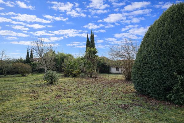 Villeneuve-sur-Lot (47300) Villeneuve sur lot, villa de plain-pied en bon état dans quartier prisé