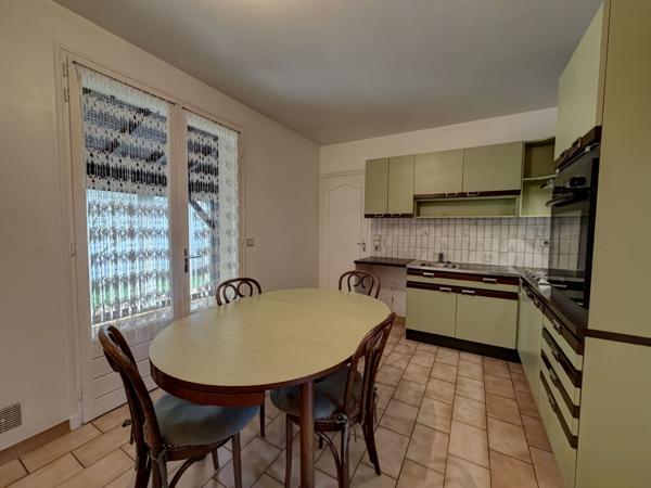 Villeneuve-sur-Lot (47300) Villeneuve sur lot, villa de plain-pied en bon état dans quartier prisé