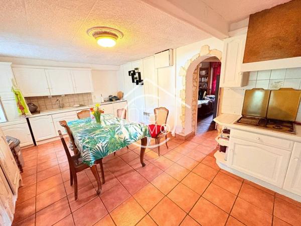 PRIGONRIEUX : Maison 14 pièces de 253m² avec jardin