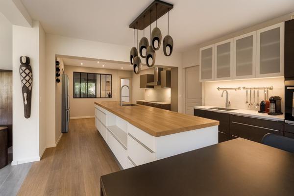 Maison de plain-pied 325 m² à Fargues-Saint-Hilaire