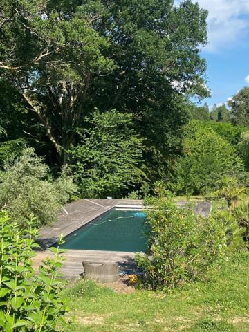 Maison de plain-pied 325 m² à Fargues-Saint-Hilaire