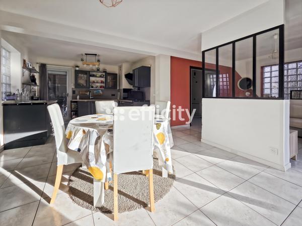 Maison 5 pièces - 104 m² Exclusivité efficity