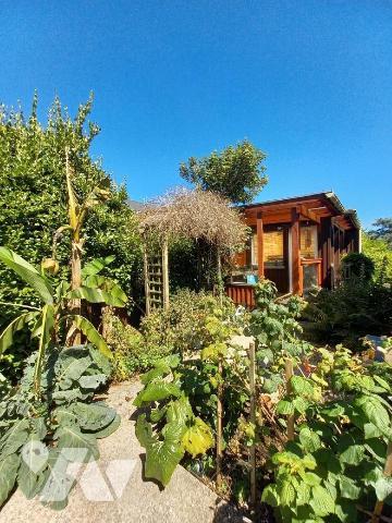 CROZON - VUE MER - A proximité immédiate des services, maison de 2006 en très bon état, sur plu...