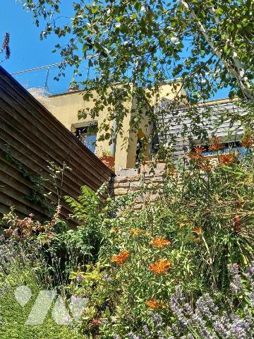 CROZON - VUE MER - A proximité immédiate des services, maison de 2006 en très bon état, sur plu...