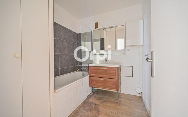 Appartement à vendre    3 pièces • 75,30 m2 Paris 11
