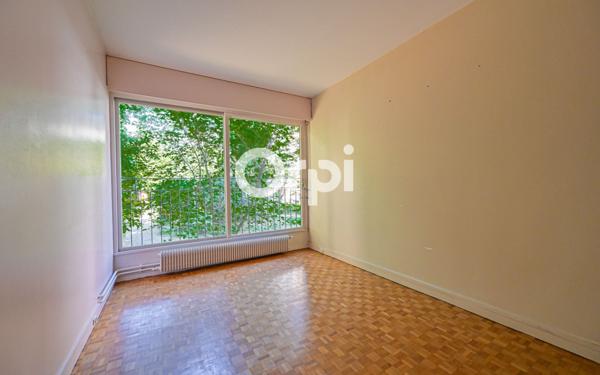 Appartement à vendre    3 pièces • 75,30 m2 Paris 11