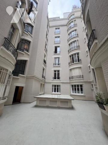 BOULOGNE BILLANCOURT - QUARTIER ROLLAND GARROS - VOIE PRIVEE - 6 PIECES.  