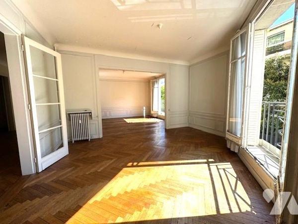 BOULOGNE BILLANCOURT - QUARTIER ROLLAND GARROS - VOIE PRIVEE - 6 PIECES.  