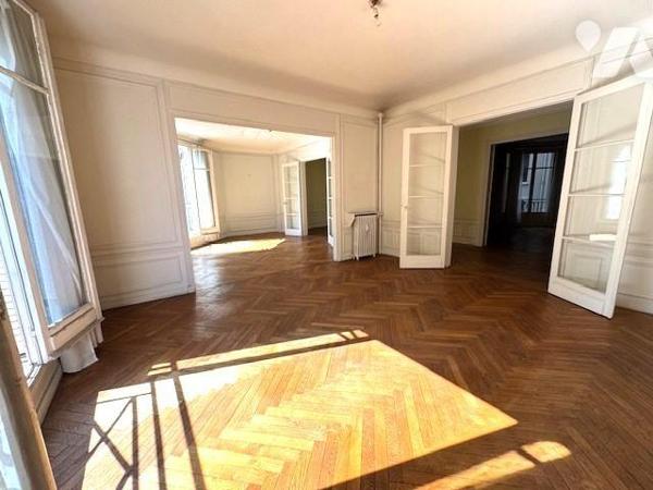 BOULOGNE BILLANCOURT - QUARTIER ROLLAND GARROS - VOIE PRIVEE - 6 PIECES.  