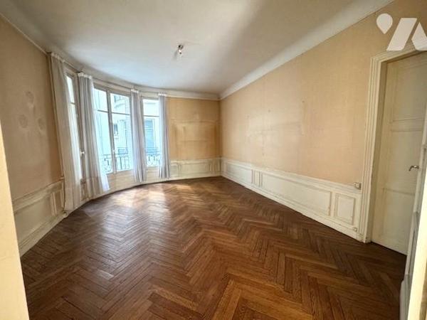 BOULOGNE BILLANCOURT - QUARTIER ROLLAND GARROS - VOIE PRIVEE - 6 PIECES.  