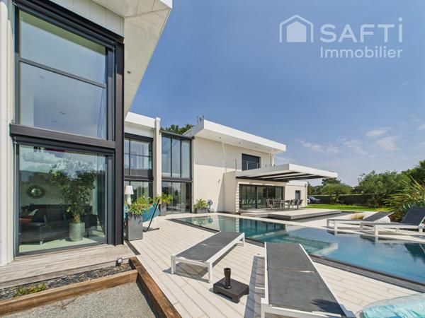 BORDEAUX 20MN - VILLA D'ARCHITECTE SUR LE GOLF - PISCINE - ASCENSEUR - GARAGE - 5 CHAMBRES