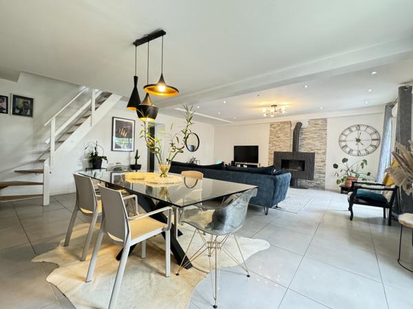 Saint-Pierre-du-Perray (91280) Saint-Pierre-Du-Perray À moins de 10 minutes à pied des commerces