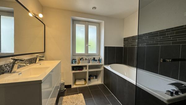 Saint-Pierre-du-Perray (91280) Saint-Pierre-Du-Perray À moins de 10 minutes à pied des commerces