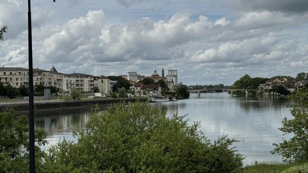 Saint-Pierre-du-Perray (91280) Saint-Pierre-Du-Perray À moins de 10 minutes à pied des commerces