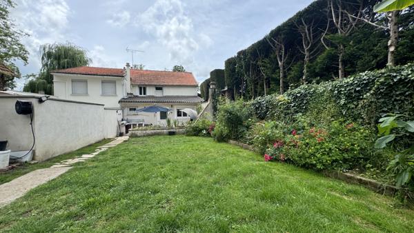 Saint-Pierre-du-Perray (91280) Saint-Pierre-Du-Perray À moins de 10 minutes à pied des commerces