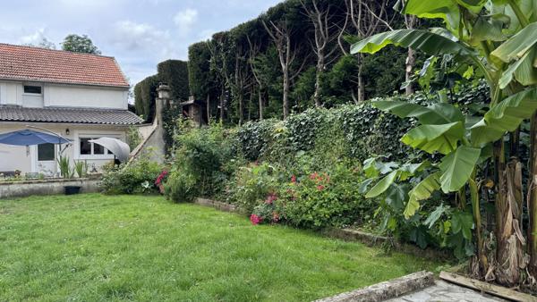 Saint-Pierre-du-Perray (91280) Saint-Pierre-Du-Perray À moins de 10 minutes à pied des commerces