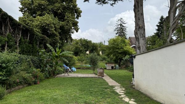 Saint-Pierre-du-Perray (91280) Saint-Pierre-Du-Perray À moins de 10 minutes à pied des commerces