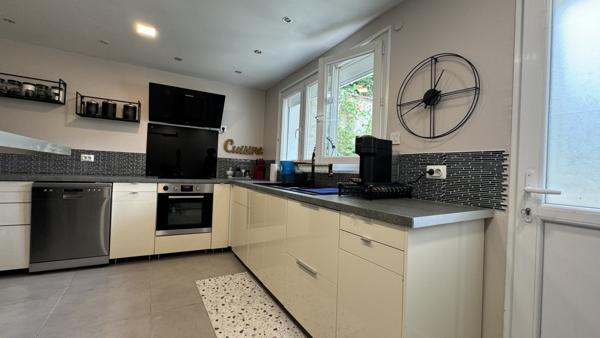 Saint-Pierre-du-Perray (91280) Saint-Pierre-Du-Perray À moins de 10 minutes à pied des commerces