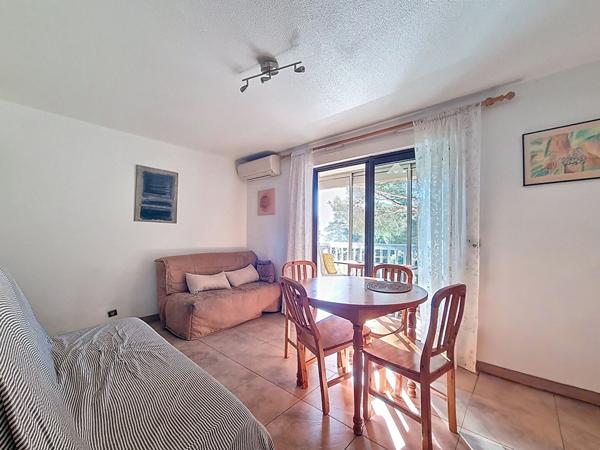 Saint-Aygulf (83370) T2 avec loggia garage centre ville