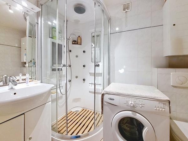 Saint-Aygulf (83370) T2 avec loggia garage centre ville