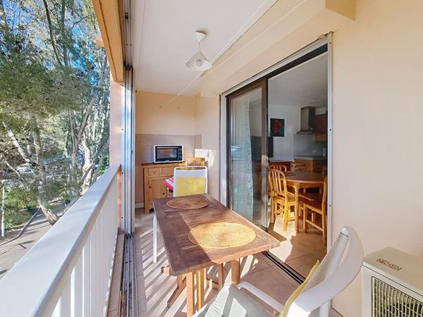 Saint-Aygulf (83370) T2 avec loggia garage centre ville