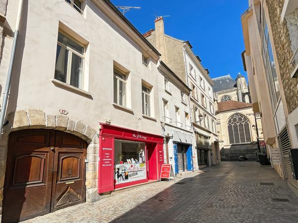 À vendre F2 Melun, plein centre-ville piéton