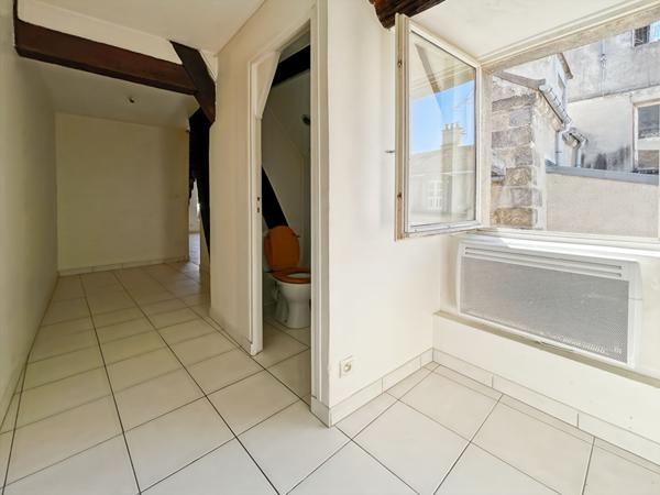 À vendre F2 Melun, plein centre-ville piéton
