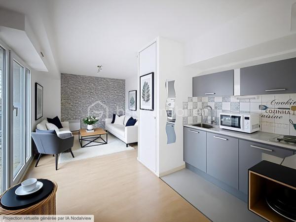 SOUS OFFRE D'ACHAT
Découvrez ce charmant appartement de 30,34 m², idéalement situé au 2ème étage avec ascenseur d'une résidence bien entretenue de 1995, offrant un cadre de vie paisible. Profitez d'une ambiance conviviale et moderne à deux pas du Campus 2, des commerces et des transports.

Ce studio lumineux se distingue par son agencement intelligent, parfait pour un pied-à-terre ou un investissement locatif. Bénéficiez d'une belle terrasse pour savourer des moments de détente à l'air libre.

Bien non-meublé, sans travaux à prévoir et jouit d'une petite copropriété de 90 lots, avec charges annuelles de 1372 €. Profitez de la proximité des transports, des commerces et des écoles, tout en appréciant la tranquillité de cette résidence. Un garage peut être acheté en option. Soyez rassuré, cette copropriété n’est soumise à aucune procédure. Pour plus d'informations, contactez Eric Tirman.
