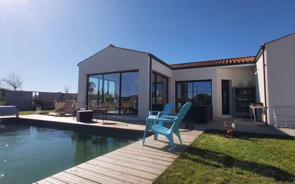 Maison à vendre    4 pièces •  Port-des-Barques