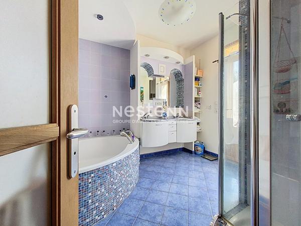 À VENDRE - TOULOUSE - Maison 5 pièce(s) 125 m2 avec garage et jardin intimiste, dans le paisible quartier croix de Pierre à Toulouse, voisinage bienveillant