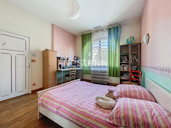 À VENDRE - TOULOUSE - Maison 5 pièce(s) 125 m2 avec garage et jardin intimiste, dans le paisible quartier croix de Pierre à Toulouse, voisinage bienveillant