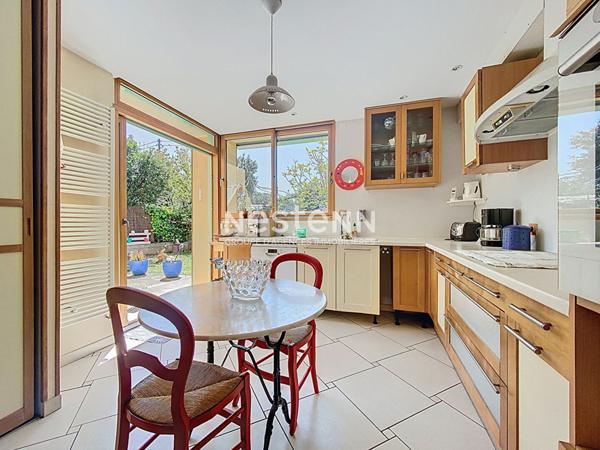 À VENDRE - TOULOUSE - Maison 5 pièce(s) 125 m2 avec garage et jardin intimiste, dans le paisible quartier croix de Pierre à Toulouse, voisinage bienveillant