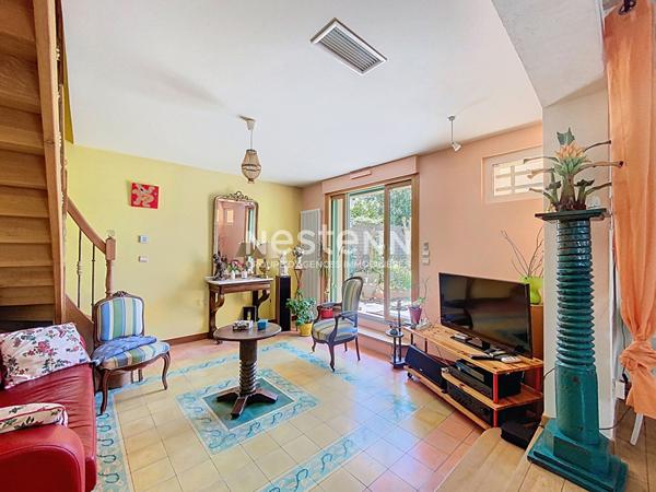 À VENDRE - TOULOUSE - Maison 5 pièce(s) 125 m2 avec garage et jardin intimiste, dans le paisible quartier croix de Pierre à Toulouse, voisinage bienveillant