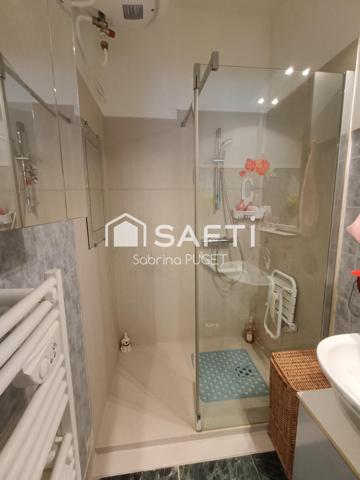 Proche commerces et écoles