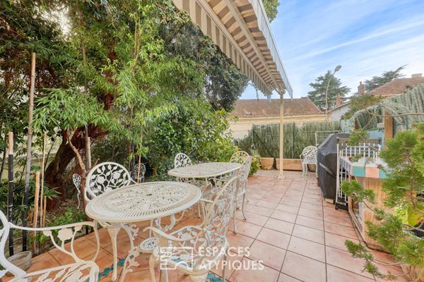Grand rez-de-jardin avec extérieur dans le centre de Hyères