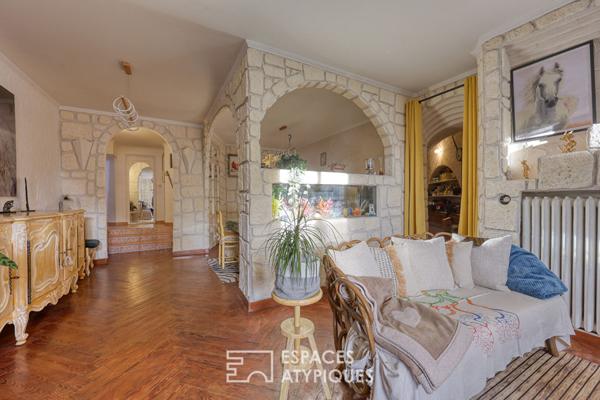 Grand rez-de-jardin avec extérieur dans le centre de Hyères