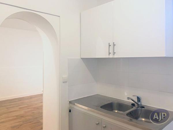 Appartement à vendre Levallois Perret - 1 pièces, 26m² avec 1 chambre(s) à 214 000€ - AJP Immobilière Passy Paris 16