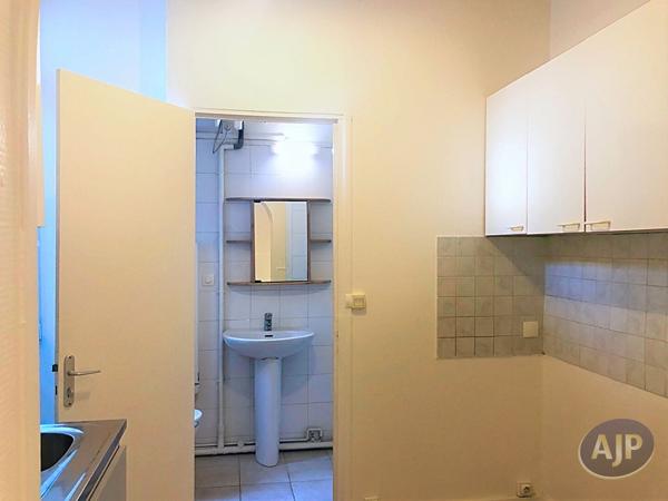 Appartement à vendre Levallois Perret - 1 pièces, 26m² avec 1 chambre(s) à 214 000€ - AJP Immobilière Passy Paris 16