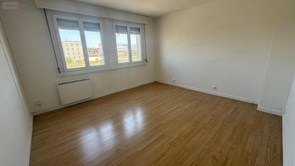 Appartement à rénover à louer à Hazebrouck dans le Nord (59190), ref : H9359   
Gare