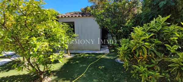 Villa contemporaine T6 de 193m² habitables à 500m de la plage à Sanary-sur-mer 83 110 (Var).