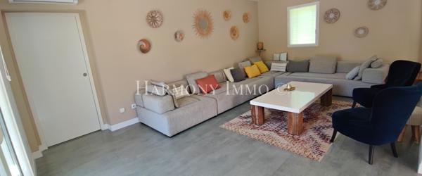 Villa contemporaine T6 de 193m² habitables à 500m de la plage à Sanary-sur-mer 83 110 (Var).