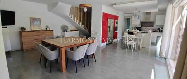 Villa contemporaine T6 de 193m² habitables à 500m de la plage à Sanary-sur-mer 83 110 (Var).